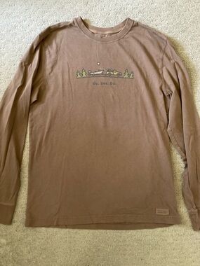 Life Is Good brown fishing graphic tee, Medium
